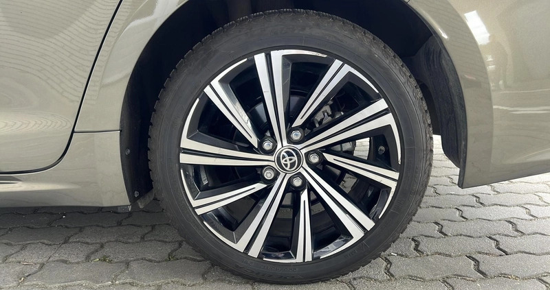 Toyota Corolla cena 94900 przebieg: 16606, rok produkcji 2022 z Łaskarzew małe 154